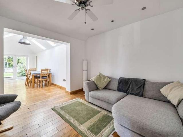 House for sale in Wotton, Gloucester