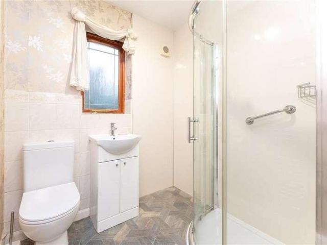 House for sale in Churwell, West Yorkshire