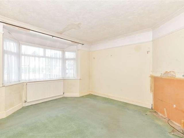 House for sale in Chichester, Littlecote
