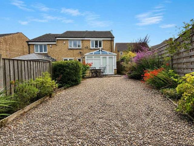 House for sale in Queensbury, West Yorkshire