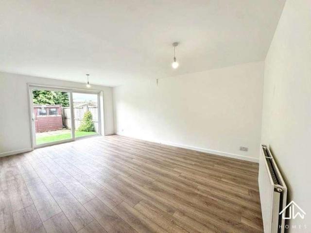 House for sale in Tir-y-berth, Wales