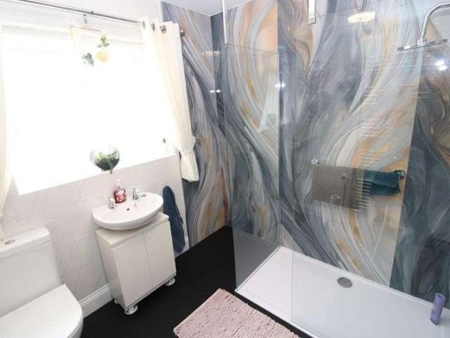 House for sale in Pogmoor, South Yorkshire