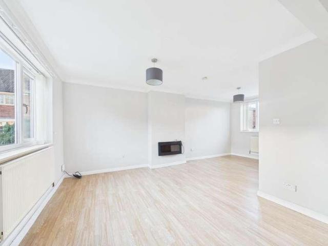 House for sale in Longhill, Hull