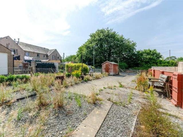 House for sale in Cwm-y-glo, Wales