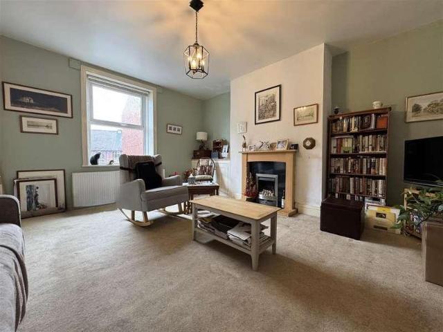 House for sale in Scissett, West Yorkshire