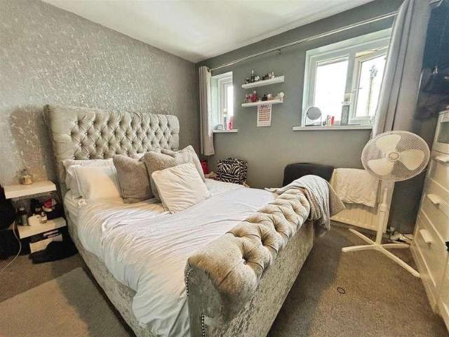 House for sale in Buttershaw, West Yorkshire