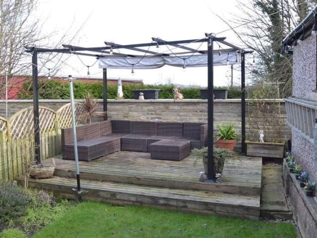House for sale in Greengates, West Yorkshire