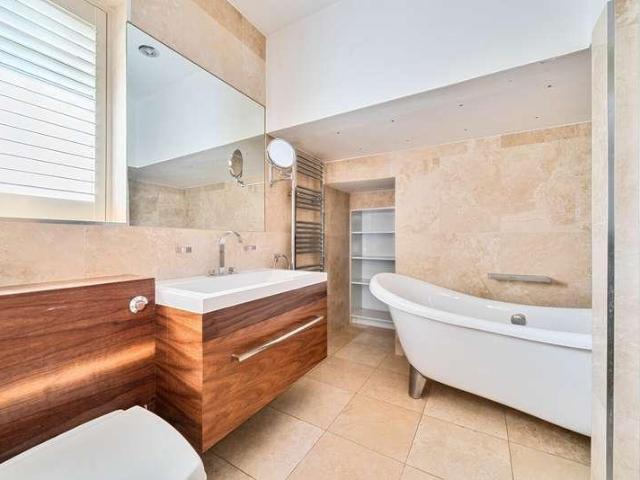 House for sale in Stoke D'Abernon, Blackhills