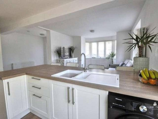 House for sale in Holland-on-Sea, Dale Hill