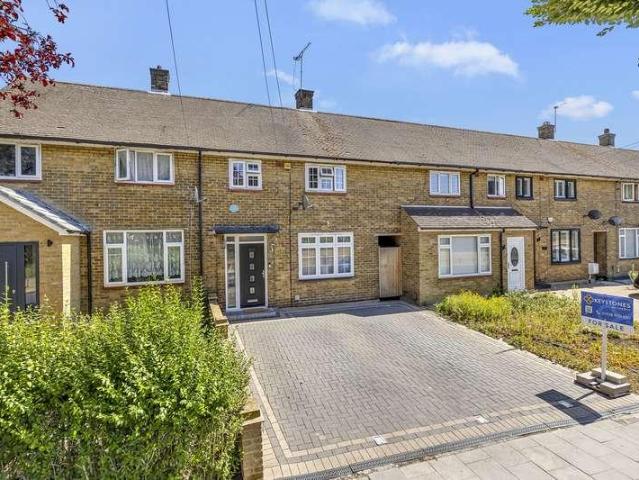 House for sale in London Borough of Havering, Greater London