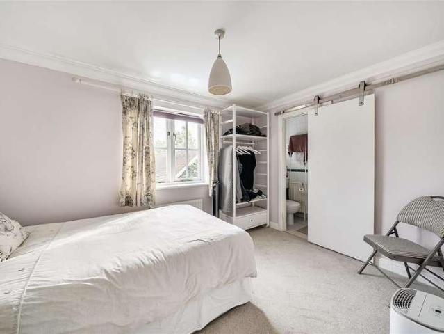 House for sale in Sindlesham, Winnersh