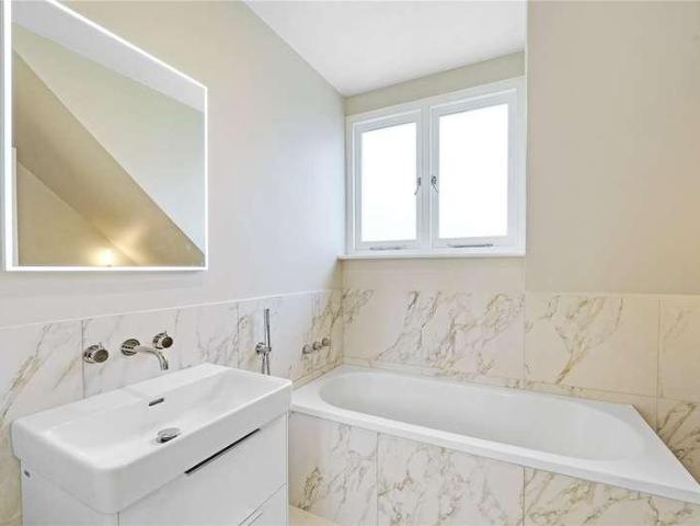 House for sale in St Margarets, Greater London