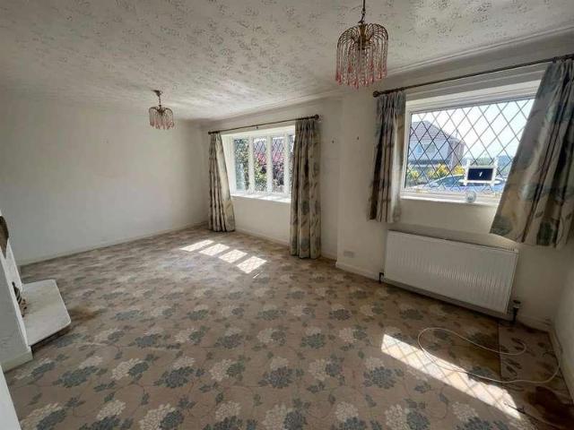 House for sale in Huddersfield, West Yorkshire