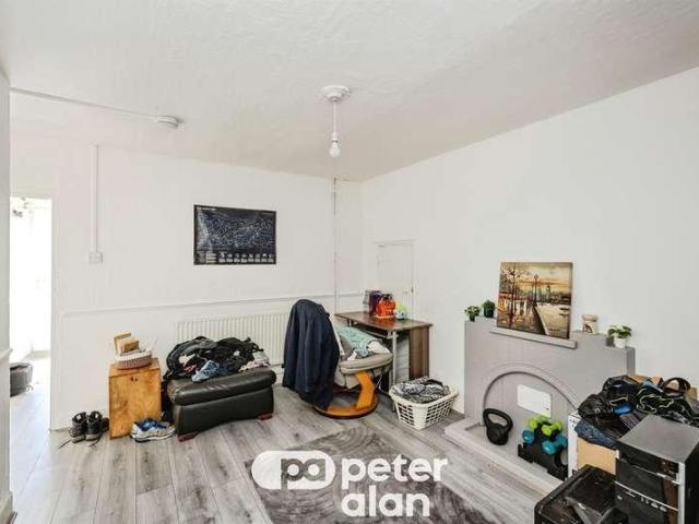 House for sale in Cimla, Neath