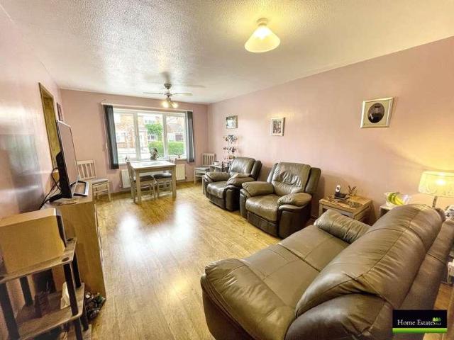 House for sale in Kingswood, Hull