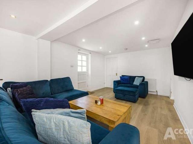 House for sale in Navestock Side, Essex