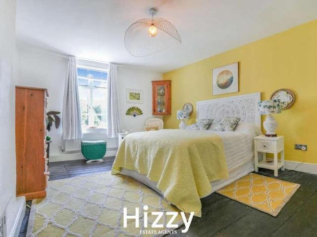 House for sale in Chelmondiston, Suffolk