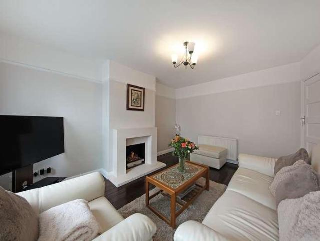 House for sale in South Croydon, Selsdon