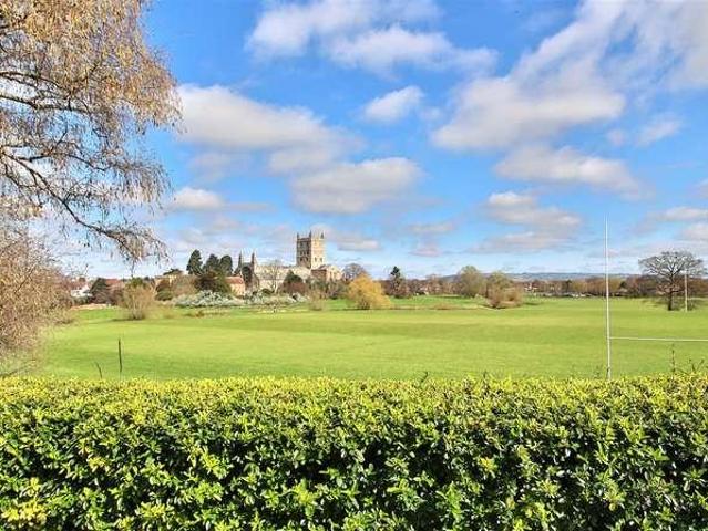 House for sale in Tewkesbury, Pamington