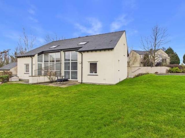 House for sale in Cowan Bridge, Bare
