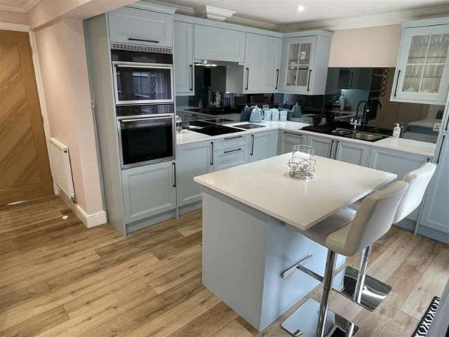 House for sale in Bourton-on-the-Water, Cotswold