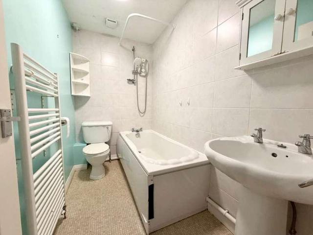 House for sale in Hulham, Budlake