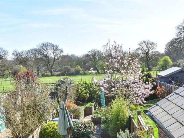 House for sale in Crossbush, Clapham
