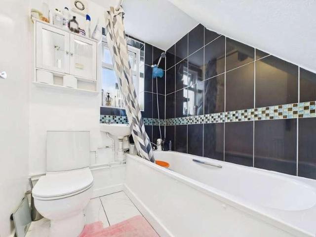 House for sale in Whitley Wood, Reading