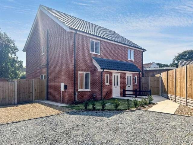 House for sale in Stokesby, Norfolk