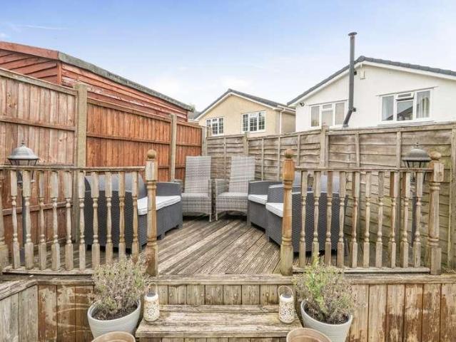 House for sale in Kingswood