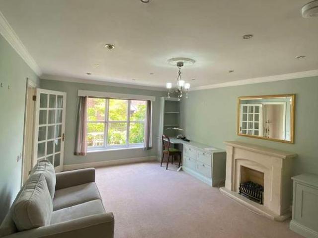 House for sale in Heol-las, Surrey