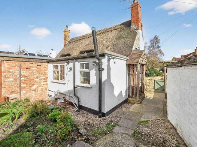 House for sale in Crookhill, Worcestershire