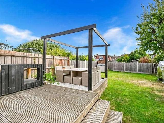 House for sale in London Borough of Redbridge, Greater London