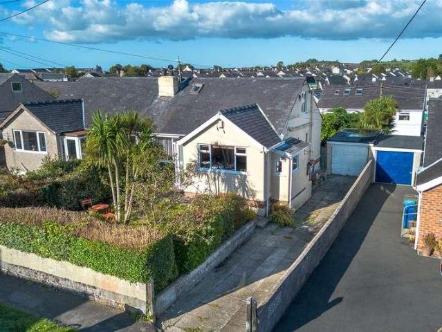 House for sale in Llanrug, Wales
