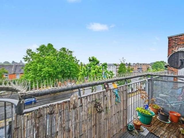 House for sale in Harlesden, Greater London