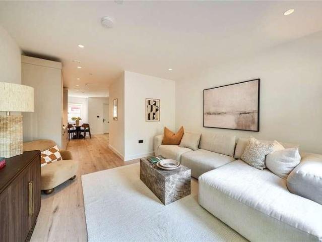 House for sale in Muswell Hill, Greater London