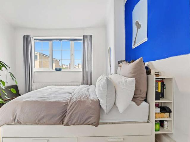 House for sale in Old Ford, Greater London