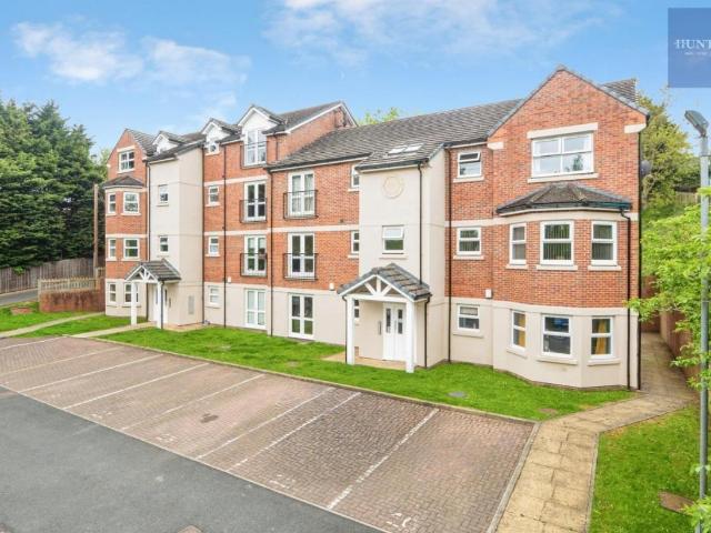 House for sale in Farsley, West Yorkshire
