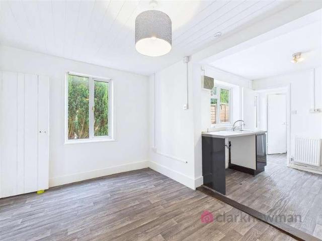House for sale in Threshers Bush, Epping