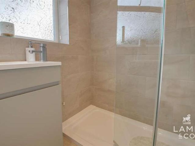 House for sale in Dale Hill, Essex