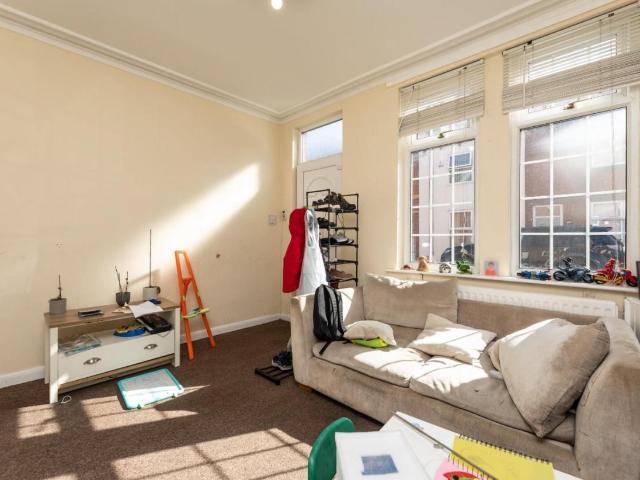 House for sale in Cutsyke, Castleford