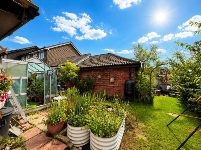 House for sale in Willesborough Lees, Bridgefield
