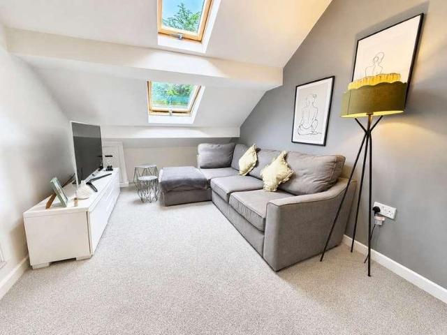 House for sale in Dixons Green, West Midlands