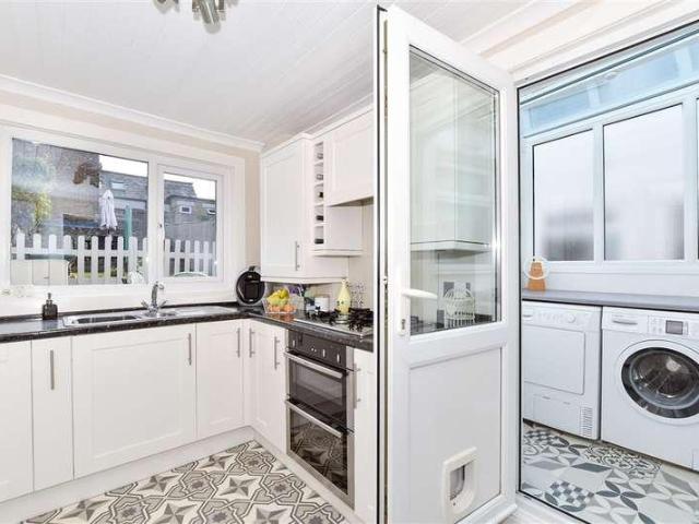 House for sale in Allington, Midway