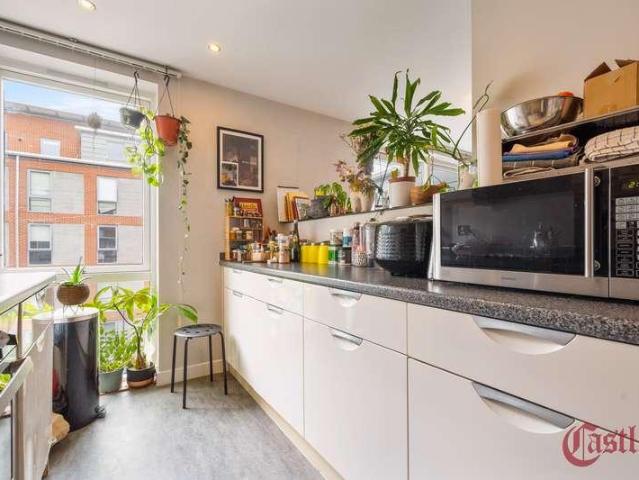 House for sale in Clapton, Greater London