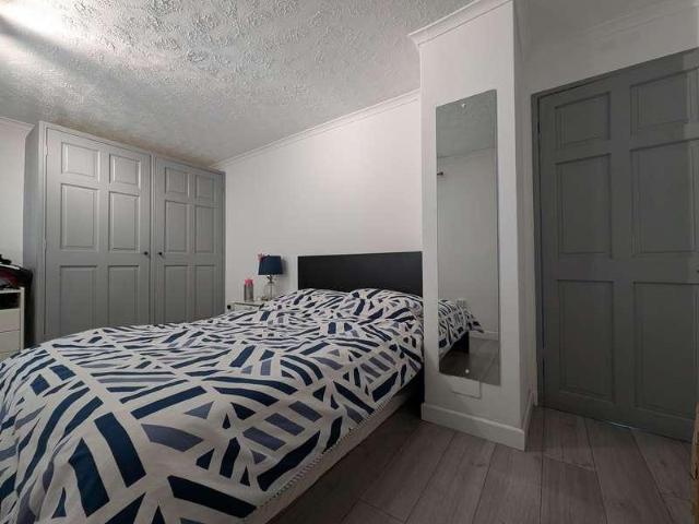 House for sale in Abbey Mead, Swindon