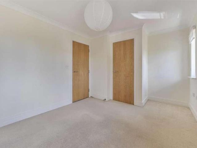 House for sale in Emmbrook, Wokingham