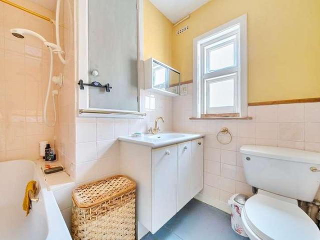 House for sale in Felpham, Clapham