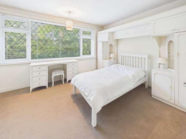 House for sale in Caterham on the Hill, Tandridge