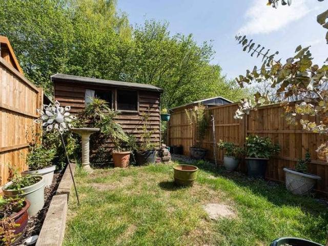 House for sale in Fole, Surrey